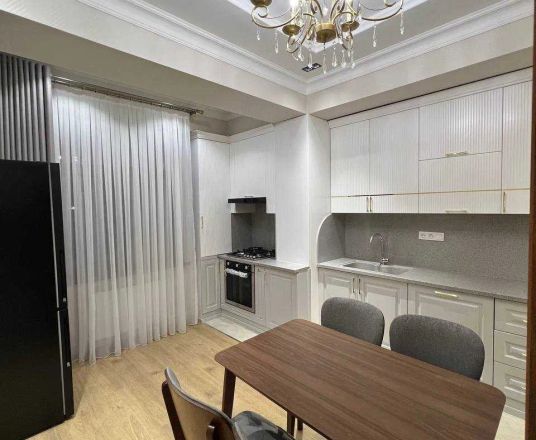 Сотувда 3 хонали квартира, 65 м²