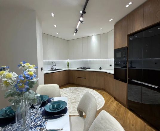 В продаже 5-комн. квартира, 156 м²