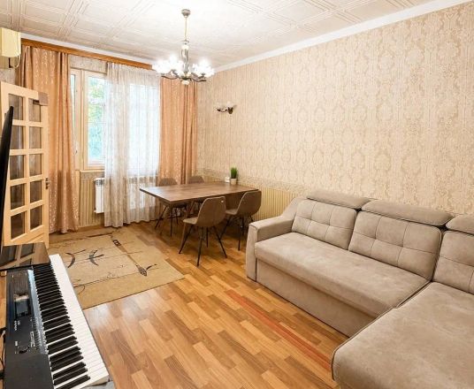 Сотувда 4 хонали квартира, 80 м²