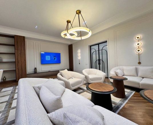 В продаже 5-комн. квартира, 318 м²