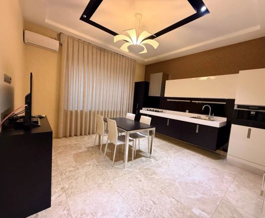 Сотувда 4 хонали квартира, 182 м²
