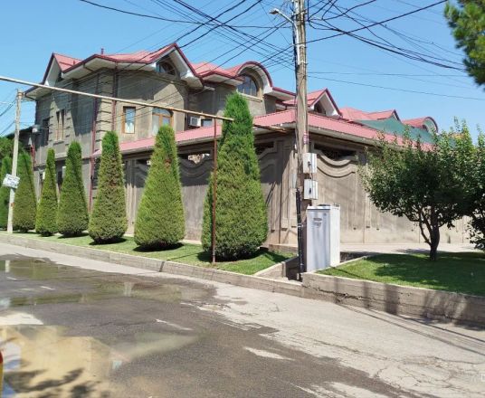 В продаже дом, 200 м², 1 этаж, 6 сот.