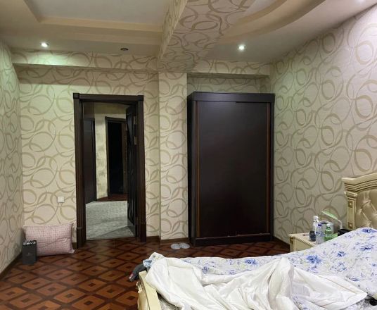 Сотувда 3 хонали квартира, 174 м²