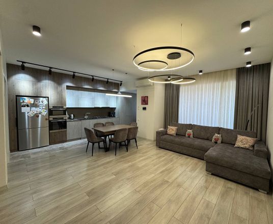 Сотувда 3 хонали квартира, 96 м²