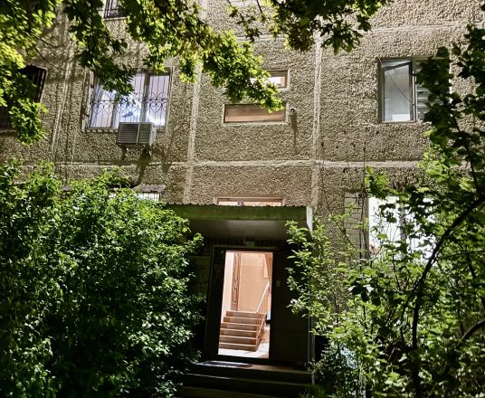 Сотувда 1 хонали квартира, 42 м²