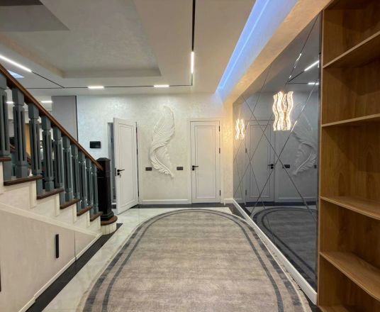 Сотувда 6+ хонали квартира, 216.12 м²