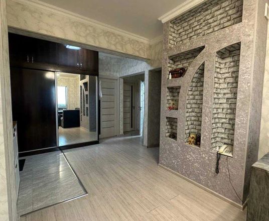 Сотувда 3 хонали квартира, 93 м²