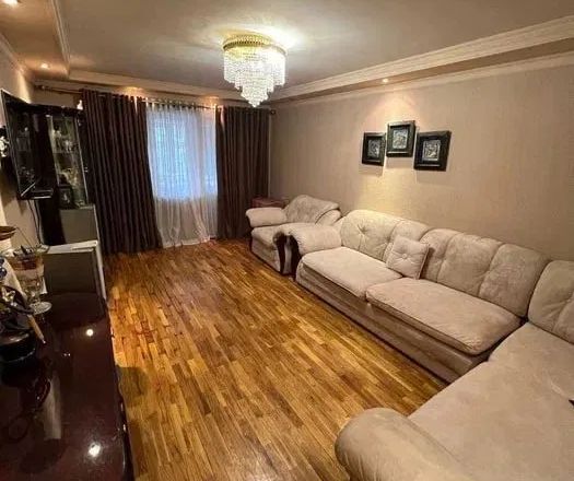 Сотувда 3 хонали квартира, 90 м²