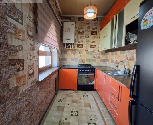 Сотувда 3 хонали квартира, 70 м²