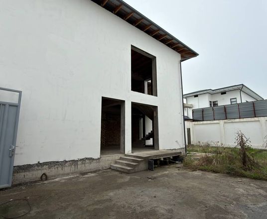 2005915