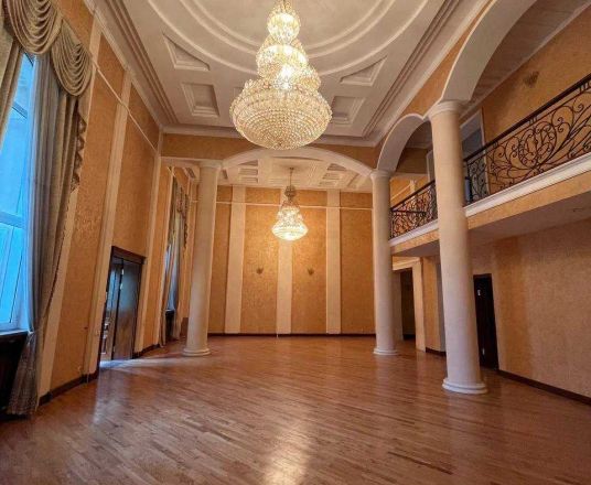 В продаже дом, 880 м², 2 этажа, 8,8 сот.