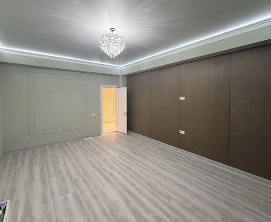 В продаже 6+-комн. квартира, 240 м²