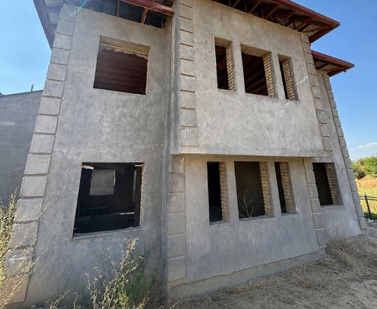 В продаже дом, 300 м², 3 этажа, 3 сот.