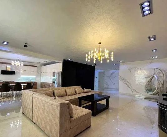 Сотувда 3 хонали квартира, 184 м²