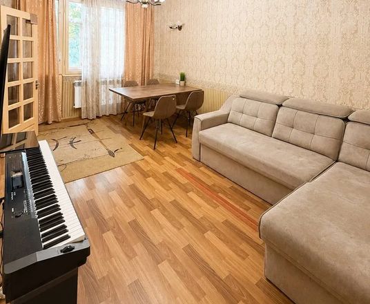 Сотувда 4 хонали квартира, 80 м²