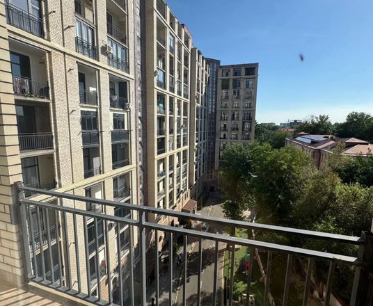 Сотувда 3 хонали квартира, 83 м²