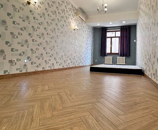 Сотувда 4 хонали квартира, 180 м²
