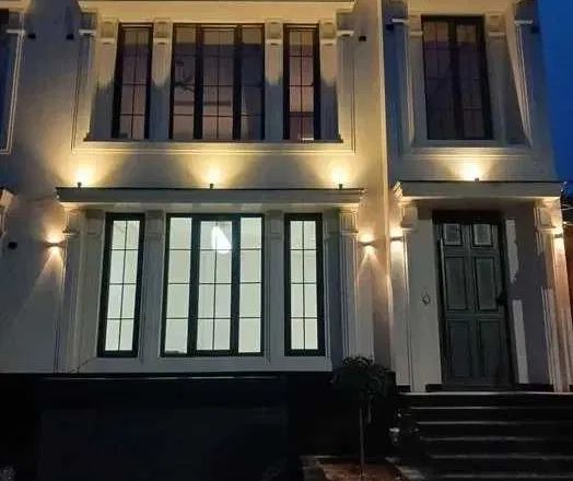 В продаже дом, 280 м², 2 этажа, 2,5 сот.