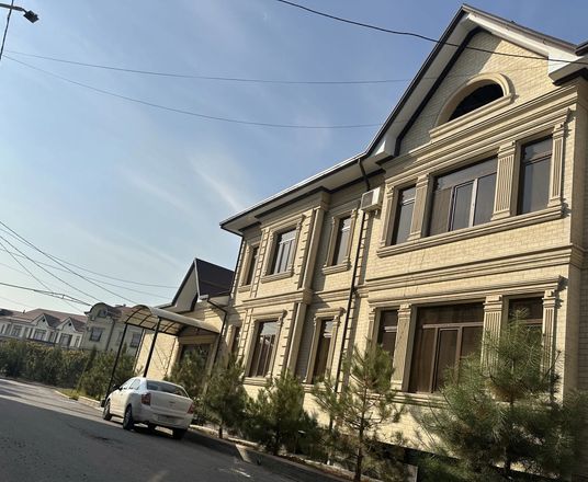 В продаже дом, 800 м², 3 этажа, 8 сот.