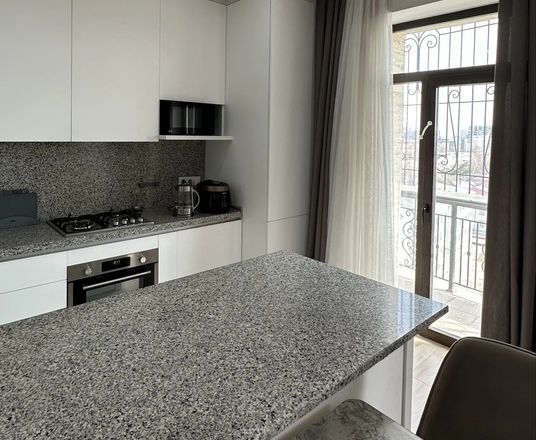 Сотувда 3 хонали квартира, 104 м²