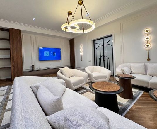 Сотувда 5 хонали квартира, 318 м²