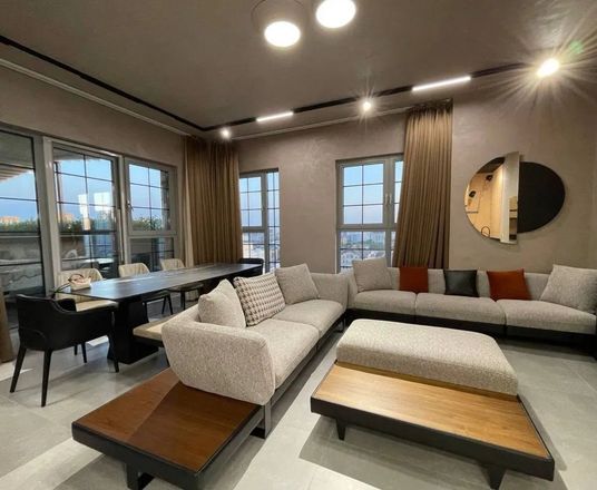 Сотувда 5 хонали квартира, 323 м²