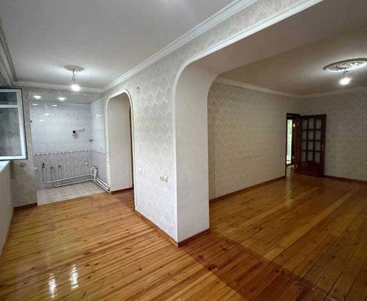 Сотувда 3 хонали квартира, 80 м²