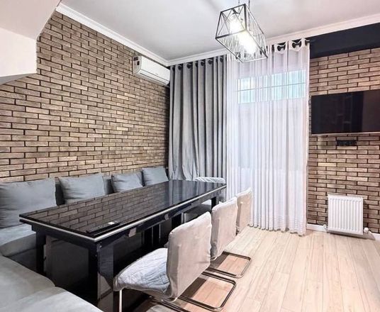 Сотувда 6+ хонали квартира, 140 м²