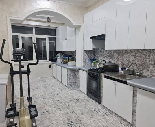 Сотувда 4 хонали квартира, 130 м²