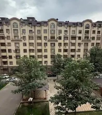 Сотувда 3 хонали квартира, 90 м²
