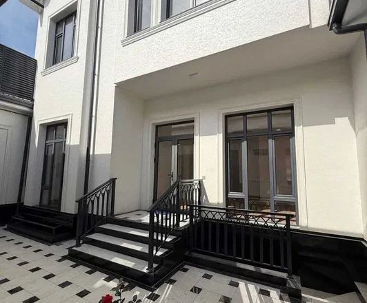 В продаже 6+-комн. квартира, 200 м²