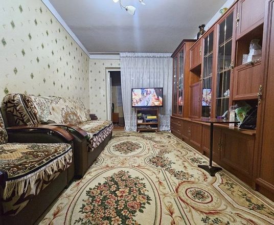 Сотувда 3 хонали квартира, 70 м²
