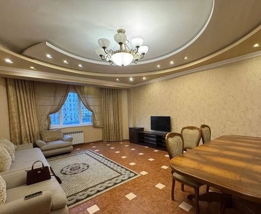 Сотувда 4 хонали квартира, 138 м²