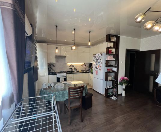 Сотувда 3 хонали квартира, 60 м²