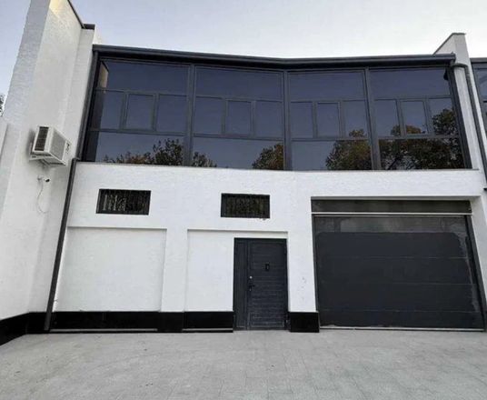 Сотувда уй, 350 м², 2 қаватли, 2 сот.