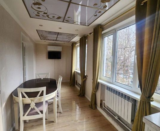 Сотувда 3 хонали квартира, 80 м²