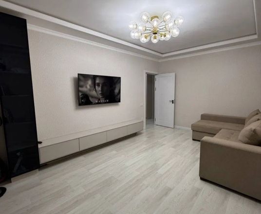 Сотувда 3 хонали квартира, 75 м²