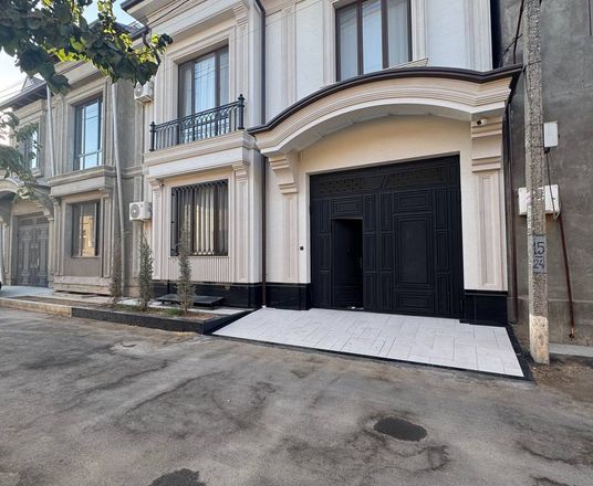 В продаже дом, 359 м², 3 этажа, 3 сот.