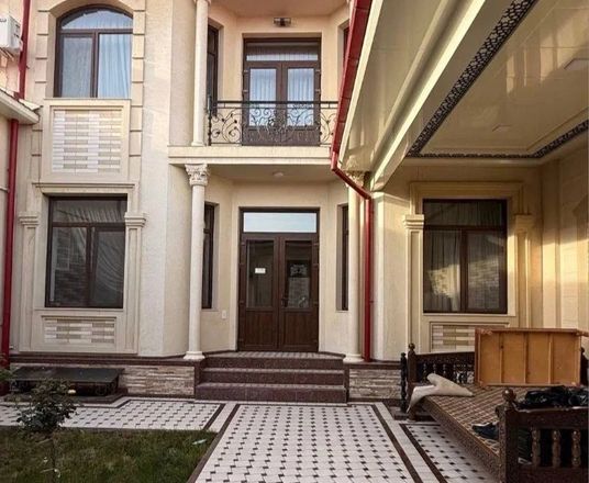 Сотувда уй, 200 м², 3 қаватли, 2 сот.