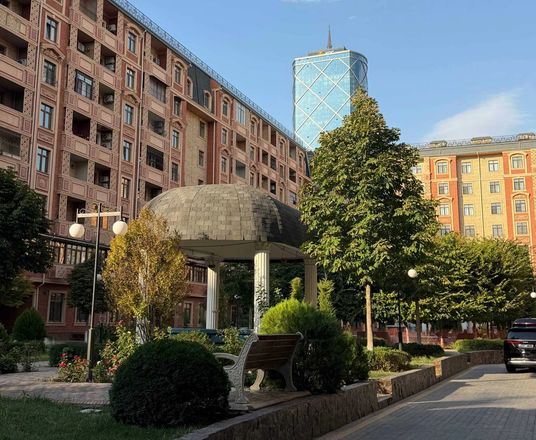 В продаже 6+-комн. квартира, 195 м²