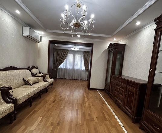 Сотувда 3 хонали квартира, 80 м²