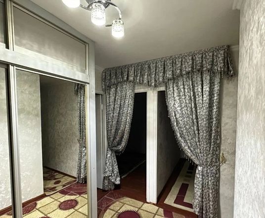 Сотувда 3 хонали квартира, 70 м²