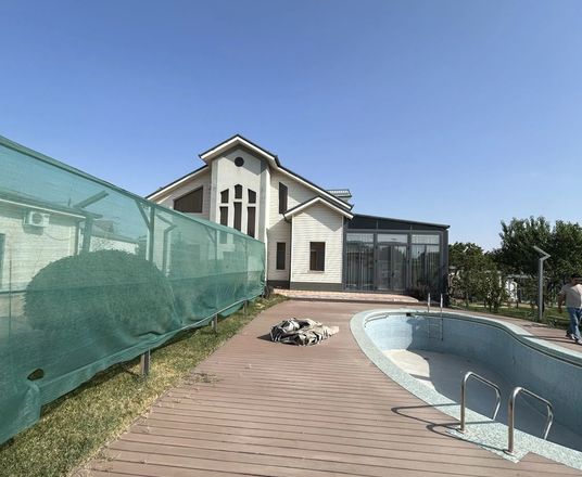 В продаже дом, 2000 м², 2 этажа, 20 сот.
