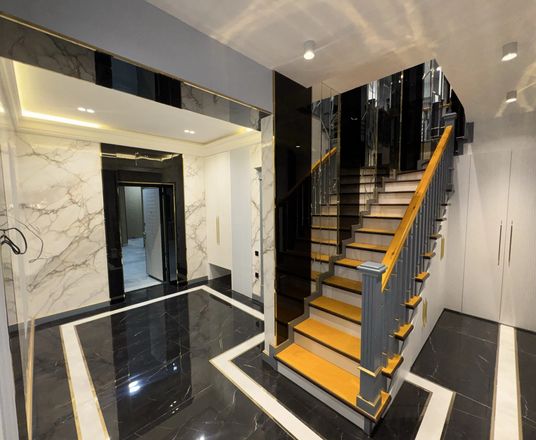 Сотувда 4 хонали квартира, 146 м²