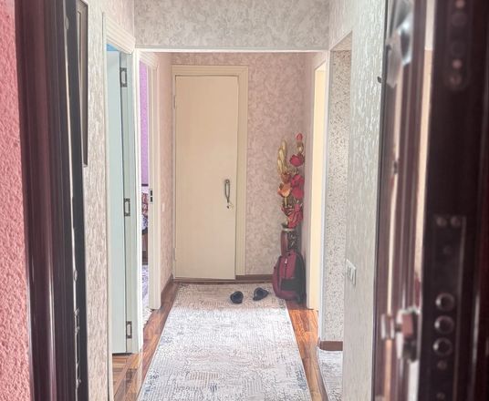 Сотувда 3 хонали квартира, 60 м²