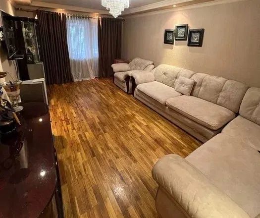 Сотувда 3 хонали квартира, 90 м²