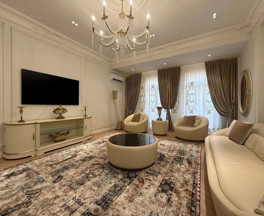 Сотувда 6+ хонали квартира, 217 м²