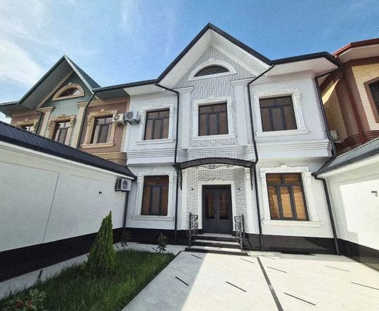 Сотувда уй, 360 м², 3 қаватли, 2,5 сот.