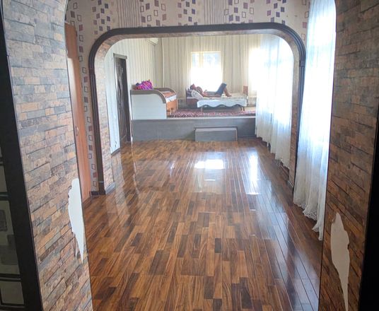 Сотувда уй, 200 м², 1 қаватли, 4 сот.