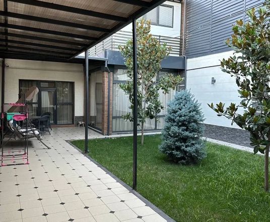 В продаже дом, 300 м², 2 этажа, 3 сот.
